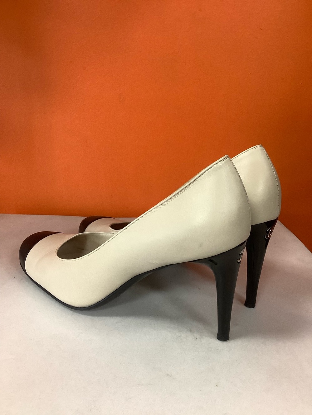 Chanel Pumps - Picture 4 of 10